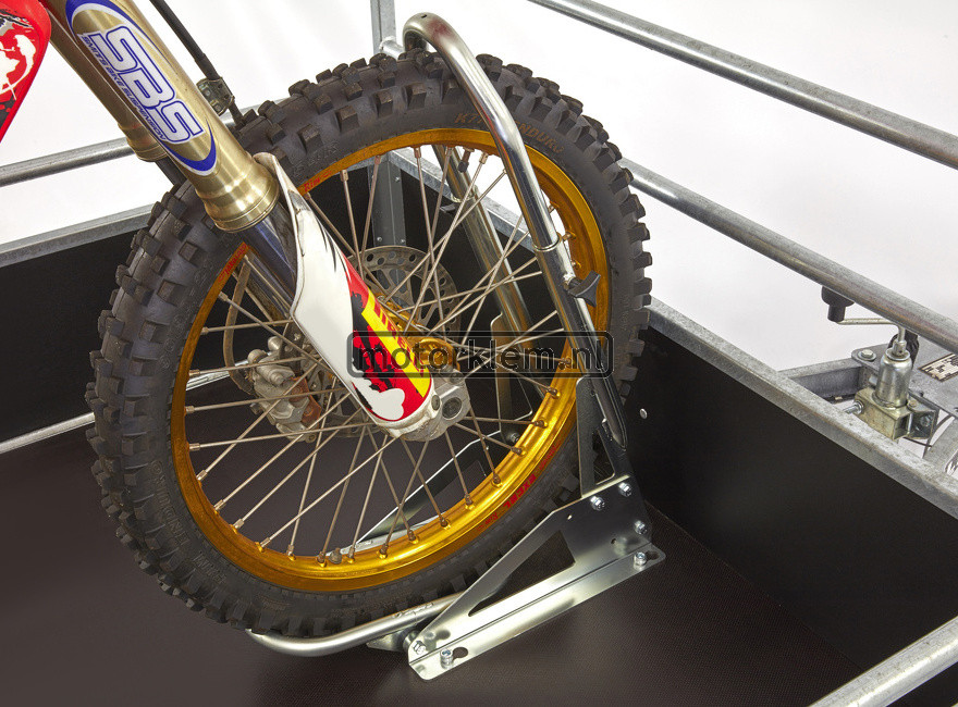 Steadystand Cross Basic-01